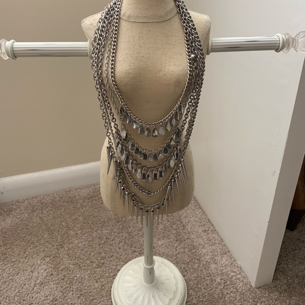 Premier Designs On Pointe necklace